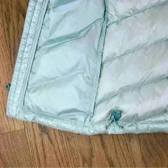 Mountain Hardware Women’s Ratio Down Puffer Vest Size X-Small - Picture 14 of 14